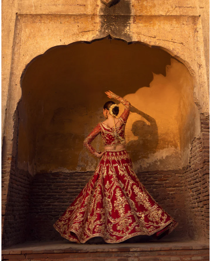 FAIZA SAQLAIN - Arusa