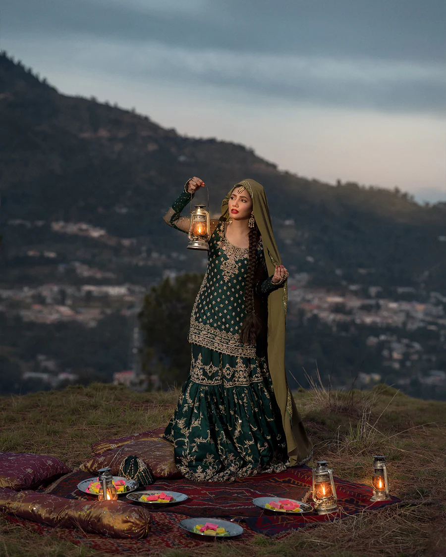 FAIZA SAQLAIN-Dhurkhanai