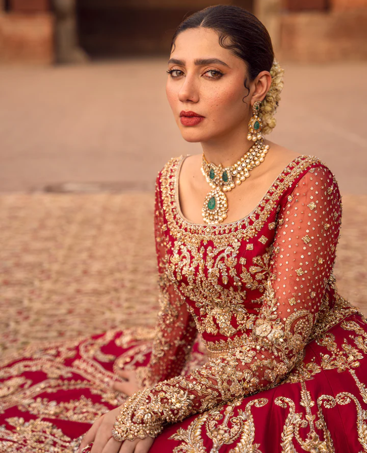 FAIZA SAQLAIN - Arusa